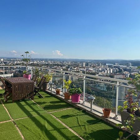 Chambre Dans Les Hauteurs De Lyon Proche Fourviere Chez L Hote Lião Exterior foto
