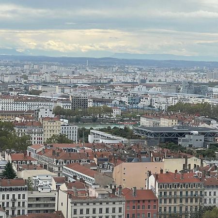 Chambre Dans Les Hauteurs De Lyon Proche Fourviere Chez L Hote Lião Exterior foto