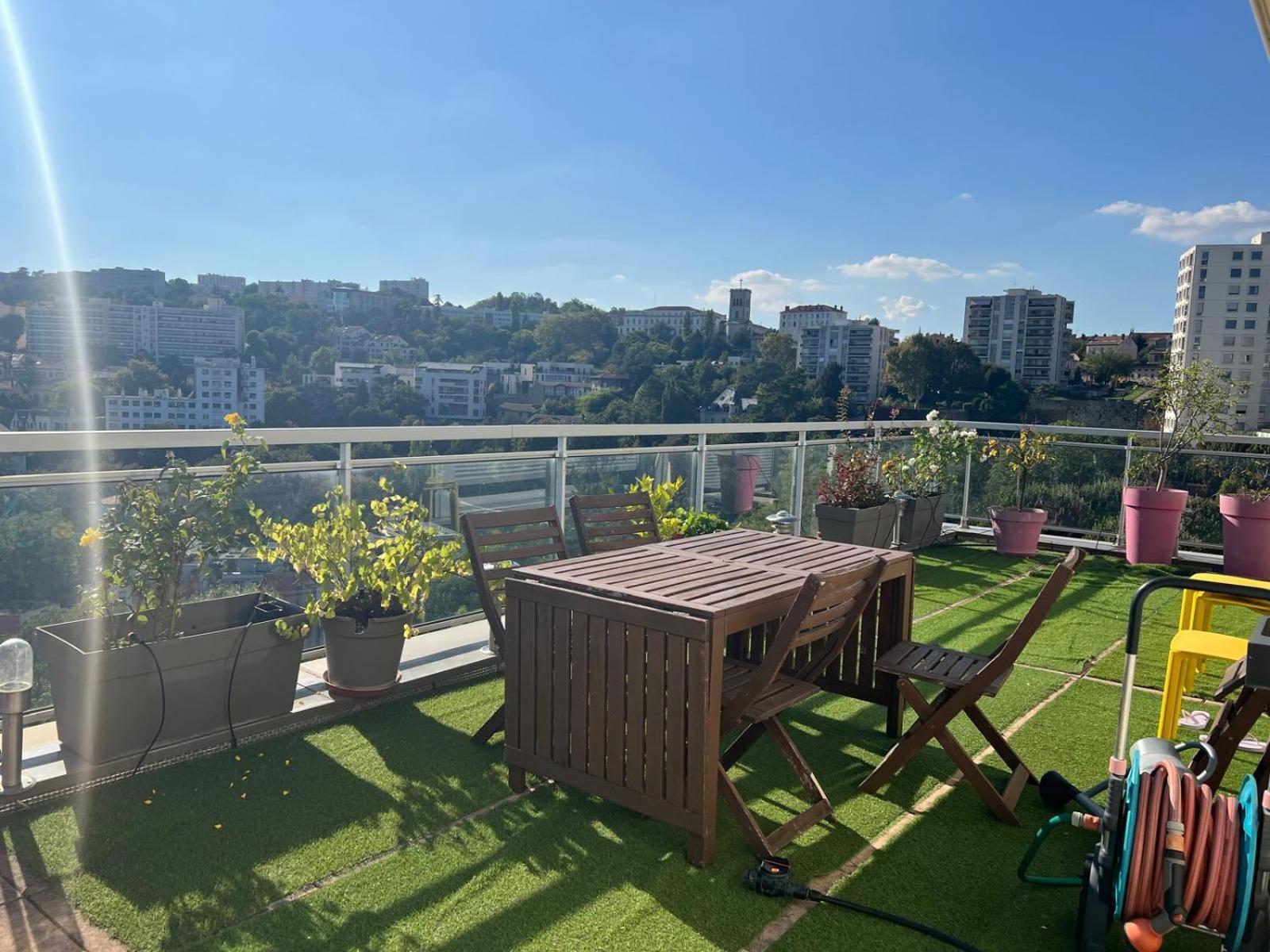 Chambre Dans Les Hauteurs De Lyon Proche Fourviere Chez L Hote Lião Exterior foto