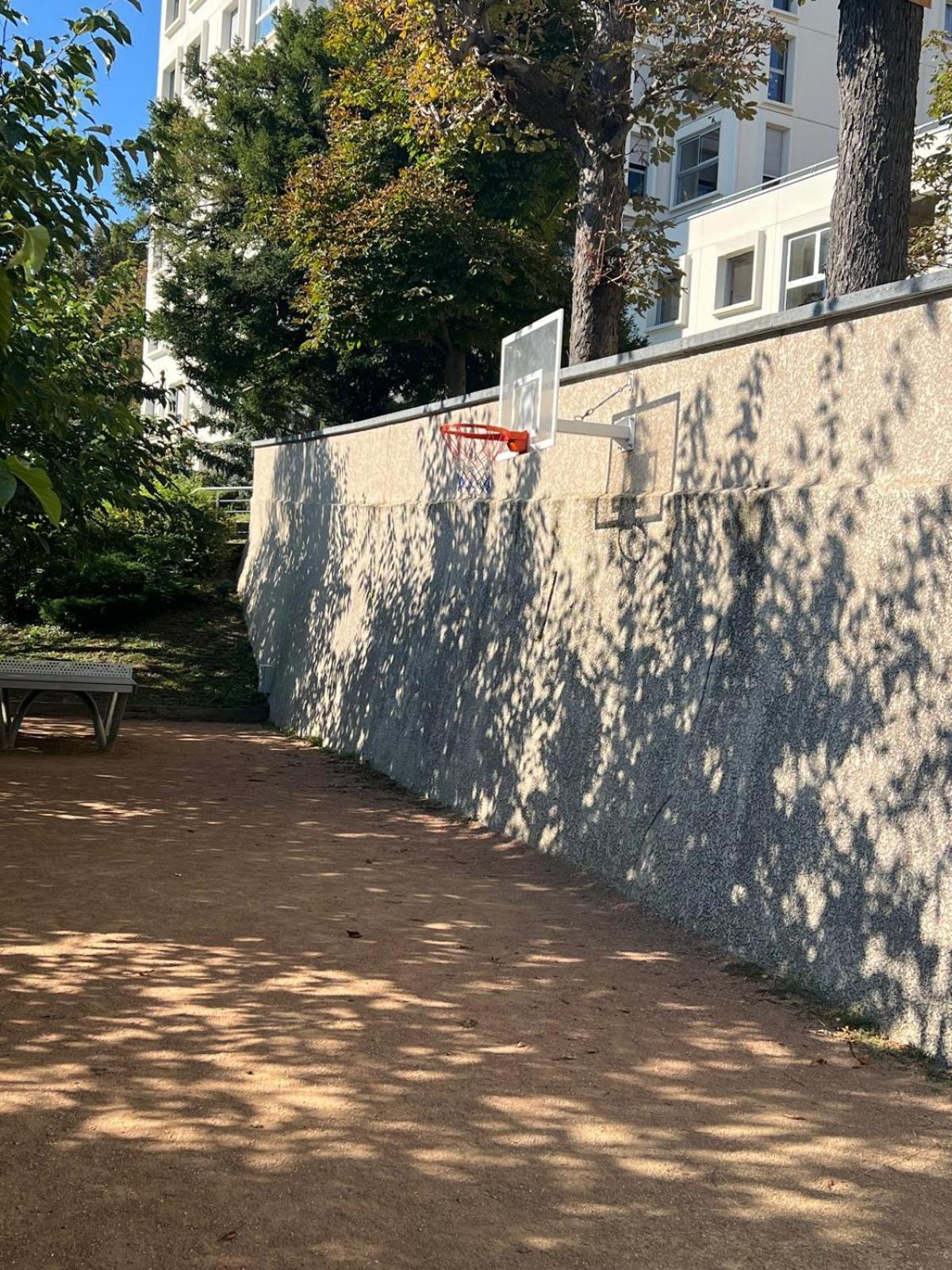 Chambre Dans Les Hauteurs De Lyon Proche Fourviere Chez L Hote Lião Exterior foto
