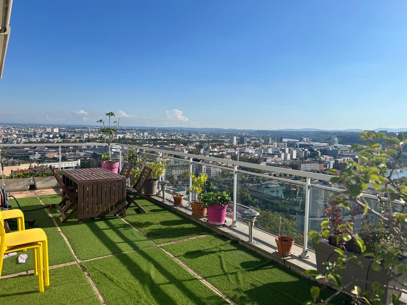 Chambre Dans Les Hauteurs De Lyon Proche Fourviere Chez L Hote Lião Exterior foto
