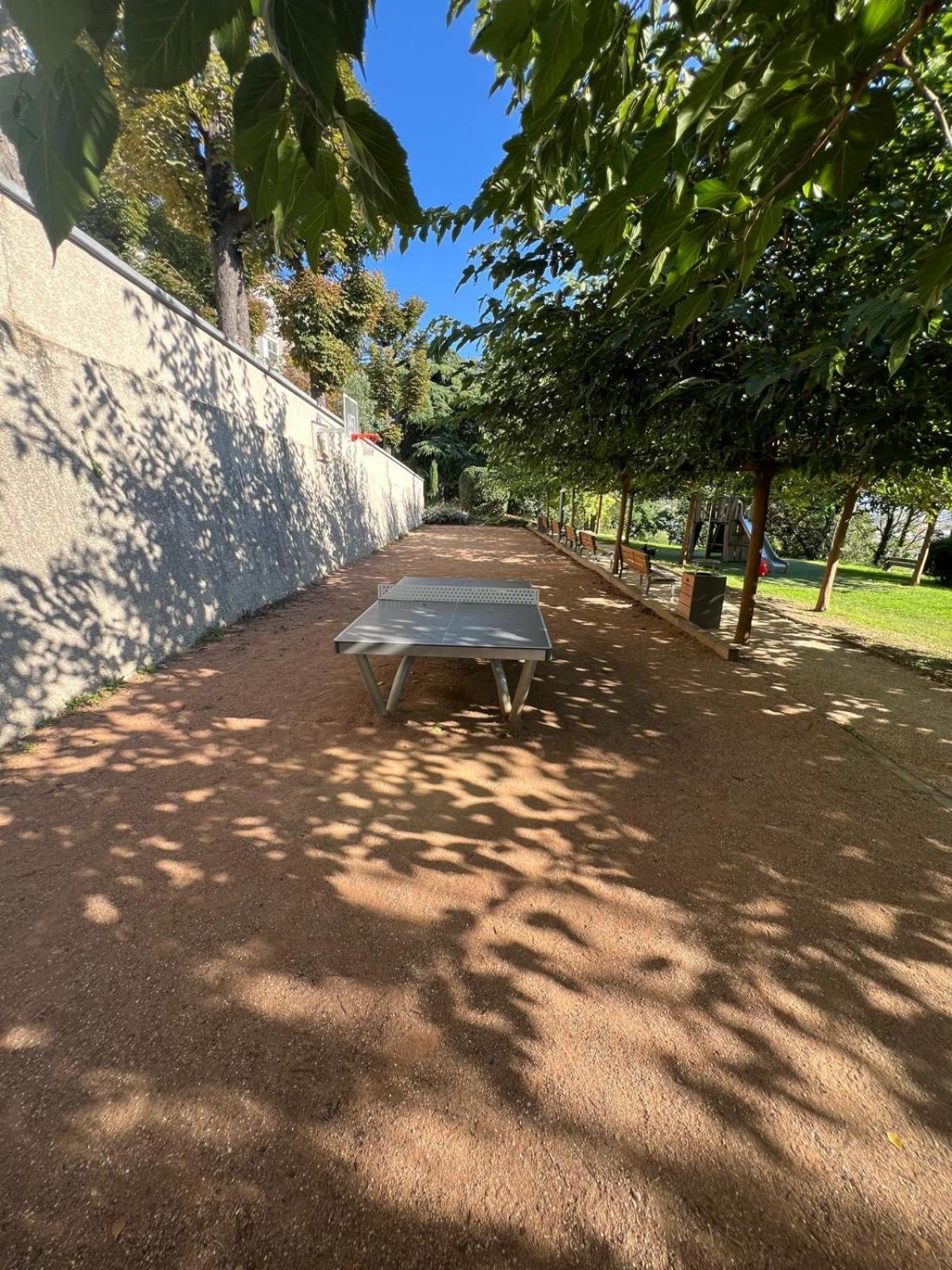 Chambre Dans Les Hauteurs De Lyon Proche Fourviere Chez L Hote Lião Exterior foto